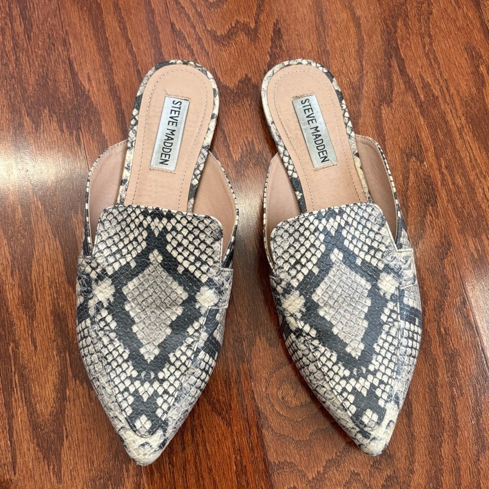Steve Madden Scip Black and Cream Snake Print Pointed Toe Mules, 7.5